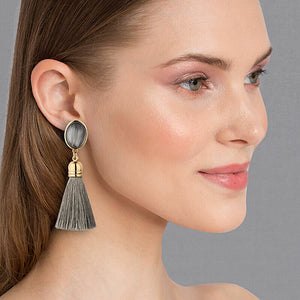 Vergoldete Ohrringe mit grauer Quaste von AmuseToi als Ohrclips