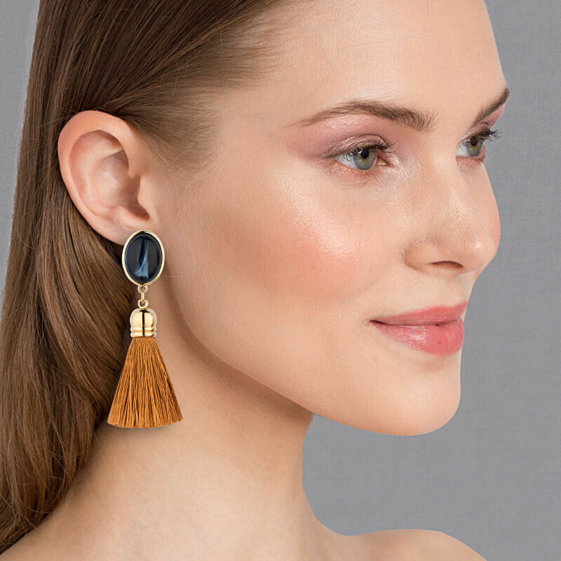 Vergoldete Ohrclips in Dunkelblau mit edlen Quasten in Goldbraun