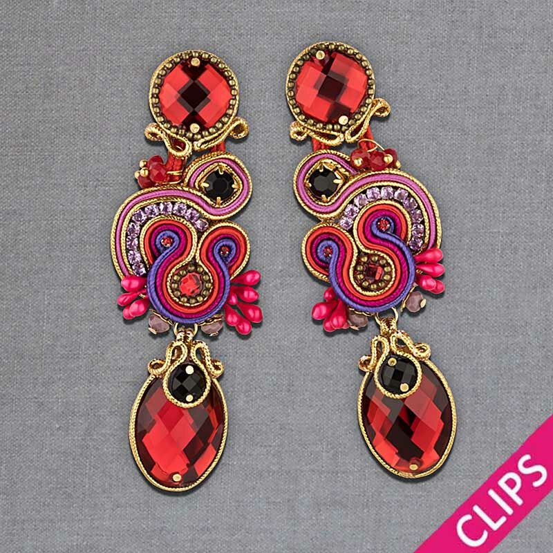 Schimmernde Soutache Ohrclips mit seidigen Bändern in Gold und funkelnden Tropfen in Rot
