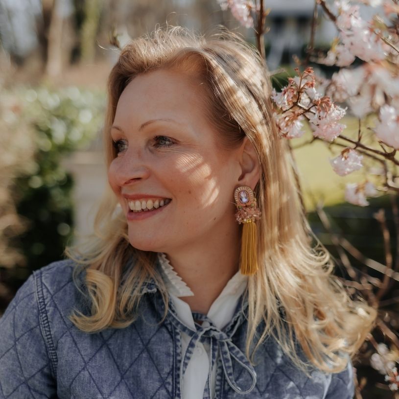 Auffällige Soutache-Quastenohrringe in Rosa, Flieder und Senfgelb