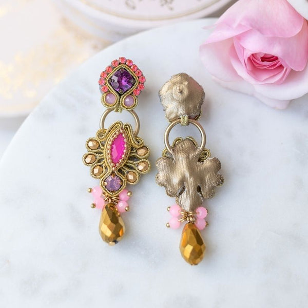 Wunderschöne Soutache-Ohrringe in Gold mit Pink und Violett