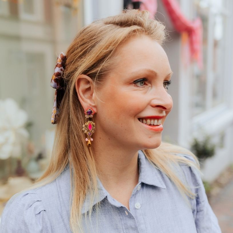 Wunderschöne Soutache-Ohrringe in Gold mit Pink und Violett