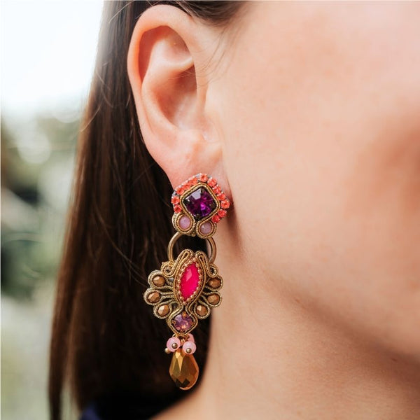 Wunderschöne Soutache-Ohrringe in Gold mit Pink und Violett
