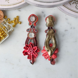Vorbestellbar - Verspielte Soutache-Ohrringe in Rot und Brauntönen