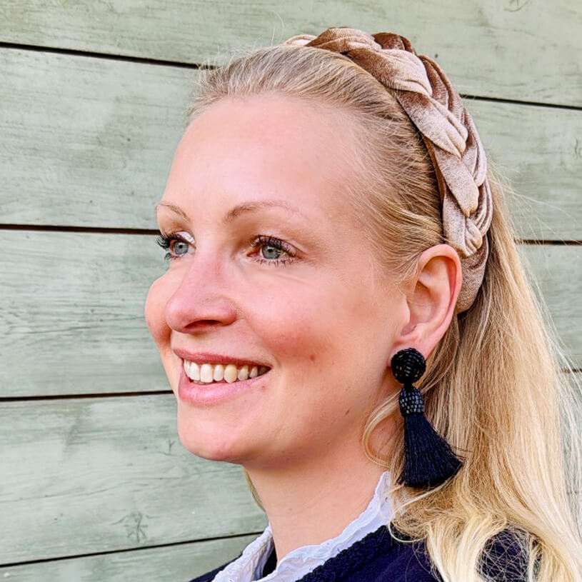 Zeitlose Perlen-QuastenOhrringe in Schwarz