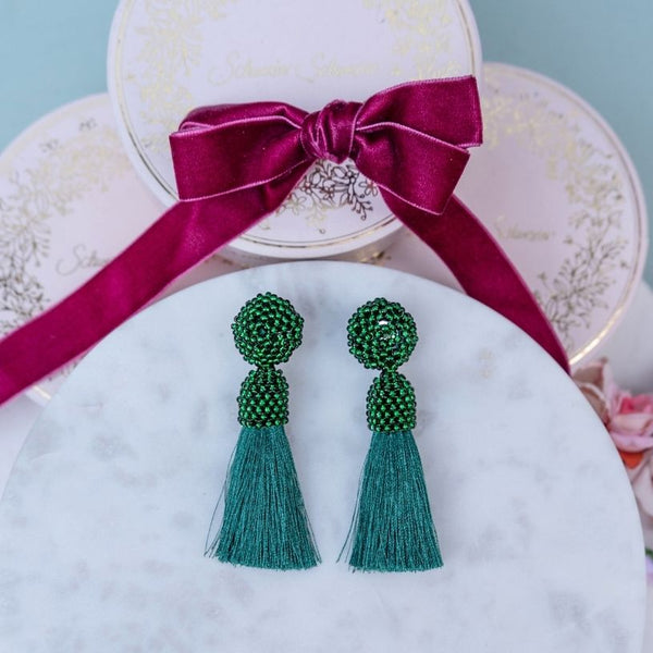 Extravagante Perlen-Quastenohrringe in Dunkelgrün