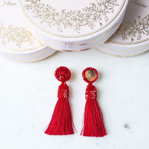 Extravagante Perlen-Quastenohrringe in Rot