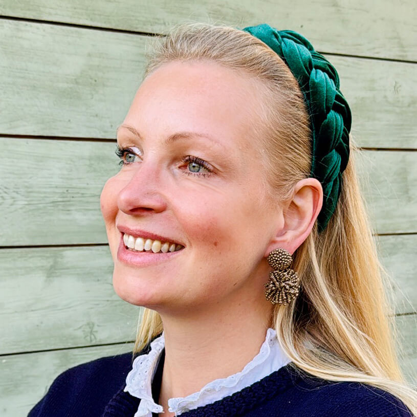 Elegante StatementOhrringe aus Perlen in mattem Antikgold