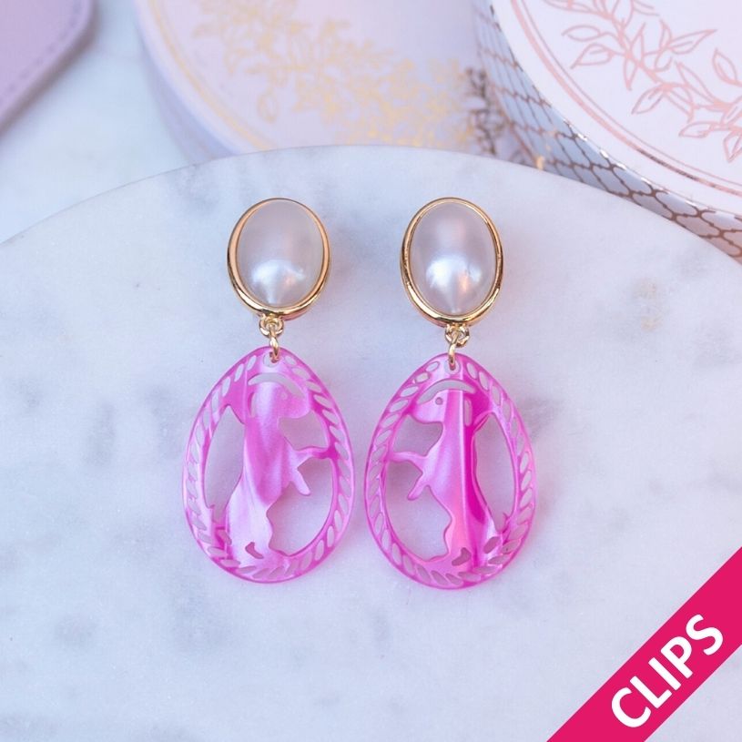 Dackel-Ohrclips in Perlmuttfarben und Pink von AmuseToi