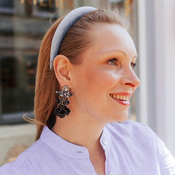 Kunstvolle Soutache-BlütenOhrringe in Schwarz, Grau und Silber
