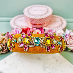 Stoff-Haarreif in Senfgelb mit Soutache-Applikationen in Gelb, Pink und Blau