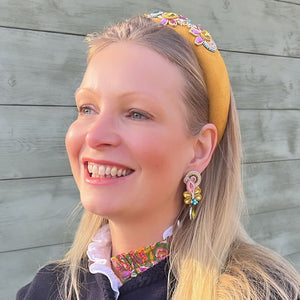 Stoff-Haarreif in Senfgelb mit Soutache-Applikationen in Gelb, Pink und Blau