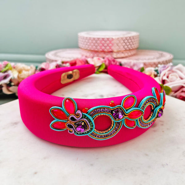 Stoff-Haarreif in Neonpink mit Soutache-Applikationen in Blau, Pink und Violett