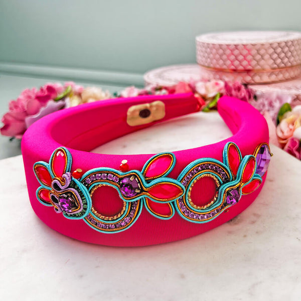 Stoff-Haarreif in Neonpink mit Soutache-Applikationen in Blau, Pink und Violett