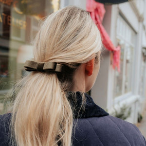 Haarspange mit Samt-Schleife in Braun