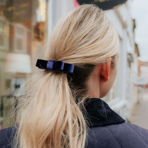 Haarspange mit Samt-Schleife in Dunkelblau