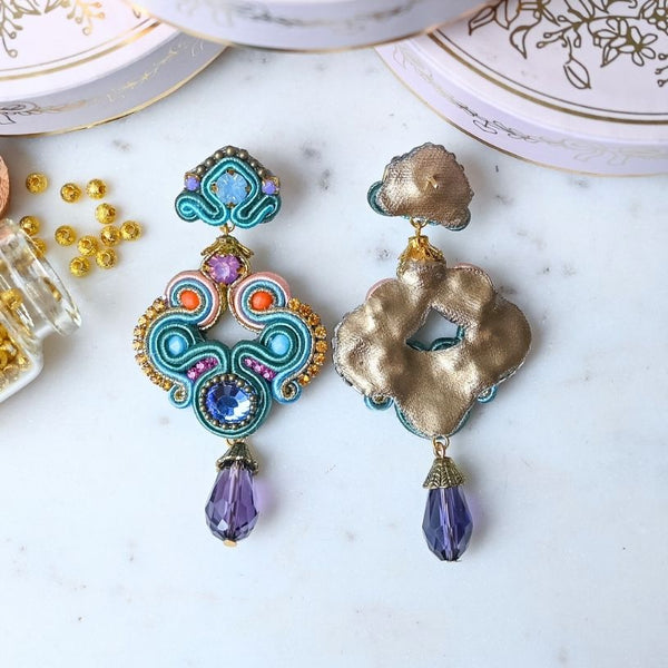 Vorbestellbar - Extravagante Soutache-Ohrringe in Blau, Grün und Violett