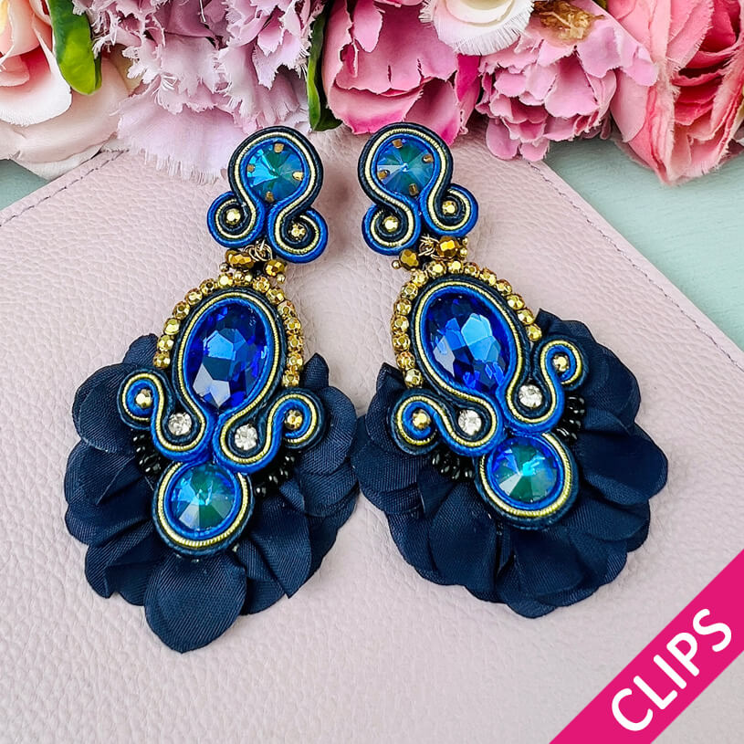 Außergewöhnliche Soutache-Ohrclips in Dunkelblau