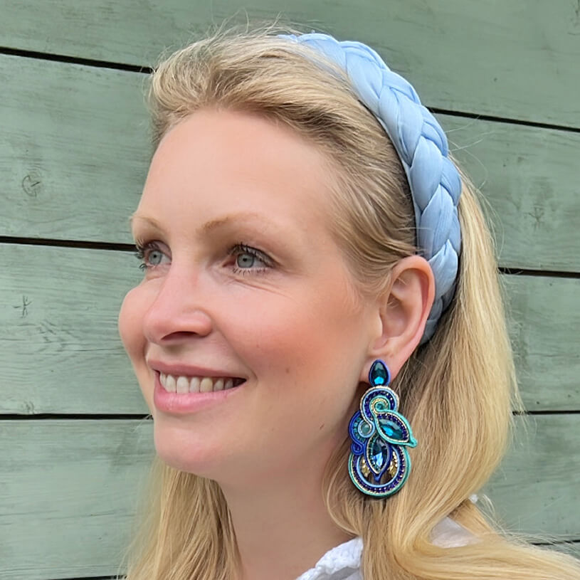 Individuelle Soutache-Ohrringe in Blautönen