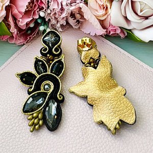 Extravagante Soutache-Ohrringe in Schwarz und Gold