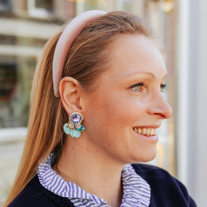 Kleine Soutache-Ohrringe in Türkis und Flieder