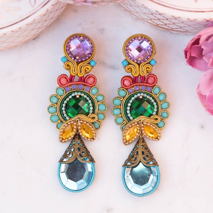 Raffinierte Soutache-Ohrringe in Blau, Türkis, Grün und Flieder