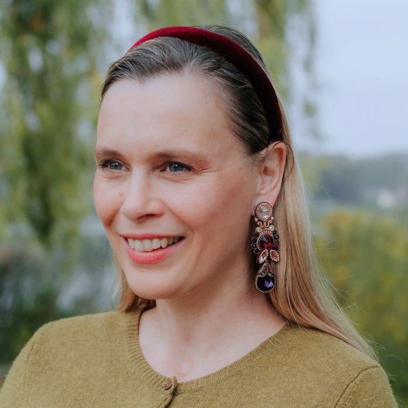 Raffinierte Soutache-Ohrringe in Violett, Rosa und Braun