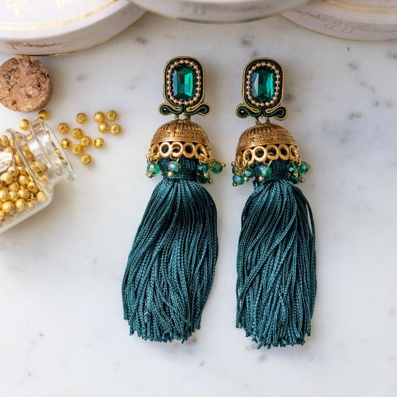Vorbestellbar - Elegante Soutache-Quastenohrringe in Dunkelgrün