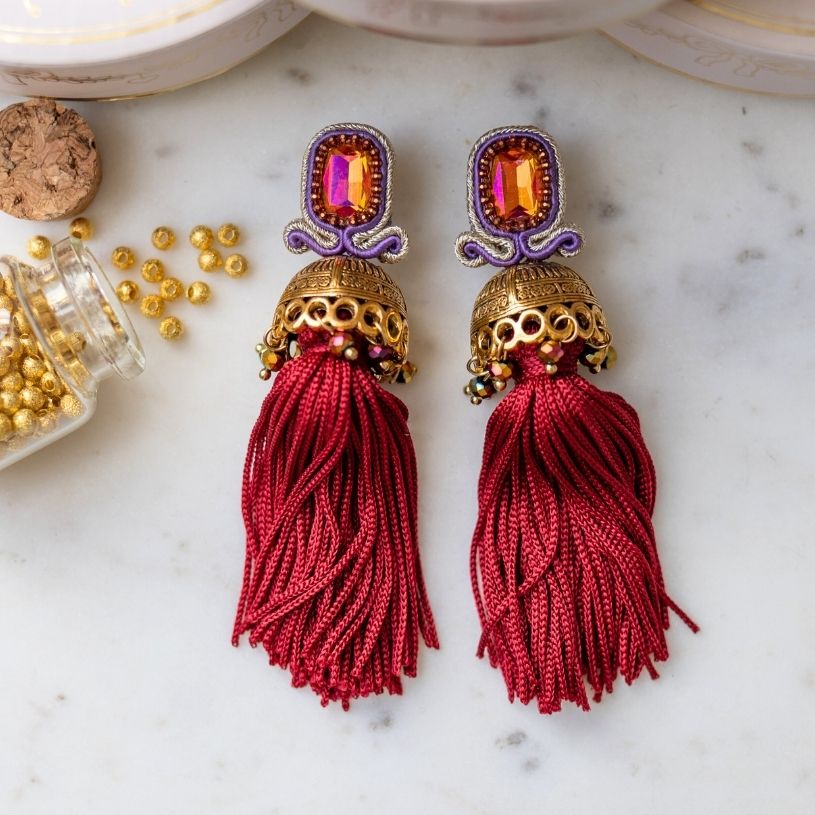 Vorbestellbar - Elegante Soutache-Quastenohrringe in Dunkelrot