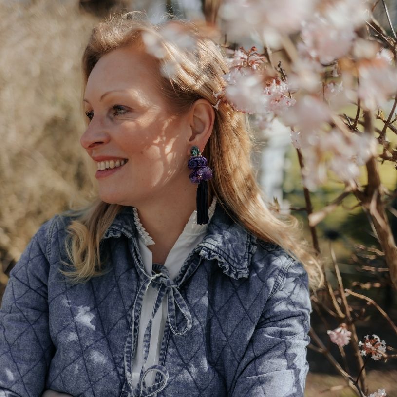 Anmutige Quasten-Soutache-Ohrclips in Violett und Blau