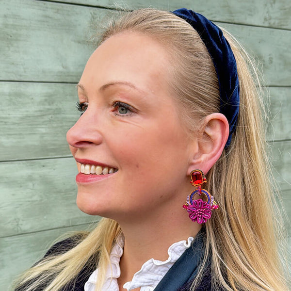Raffinierte Blüten-Soutache-Ohrstecker in Orange, Pink und Rot