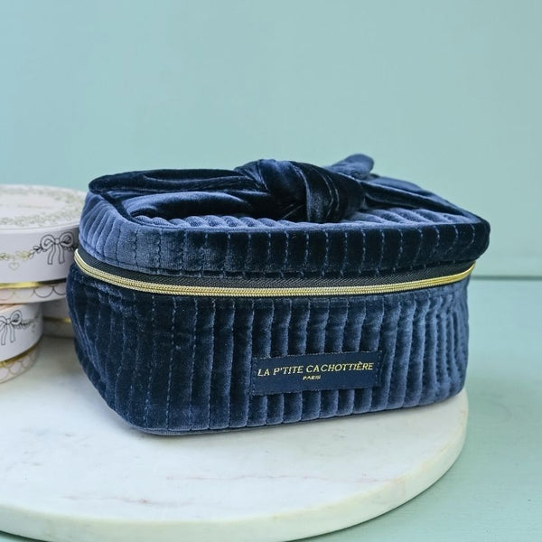 Samt-Kosmetiktasche mit Schleife in Dunkelblau