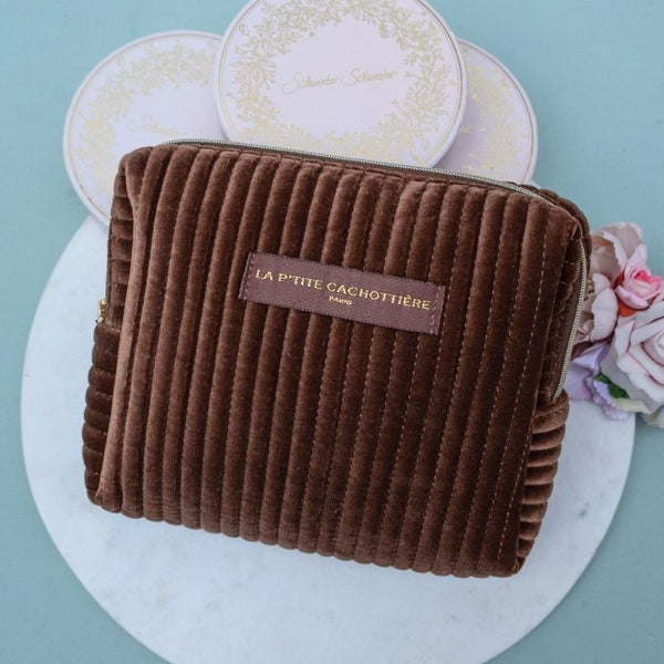 Große Samt-Tasche mit Reißverschluss in Braun