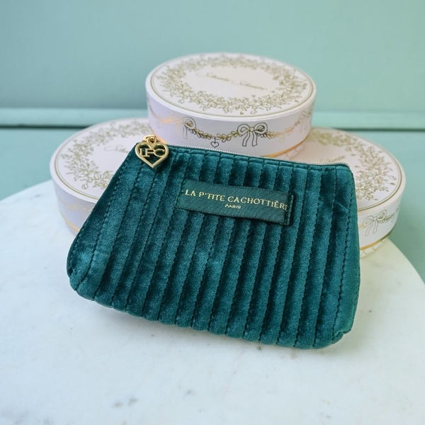 Kleine Samt-Tasche mit Reißverschluss in Dunkelgrün