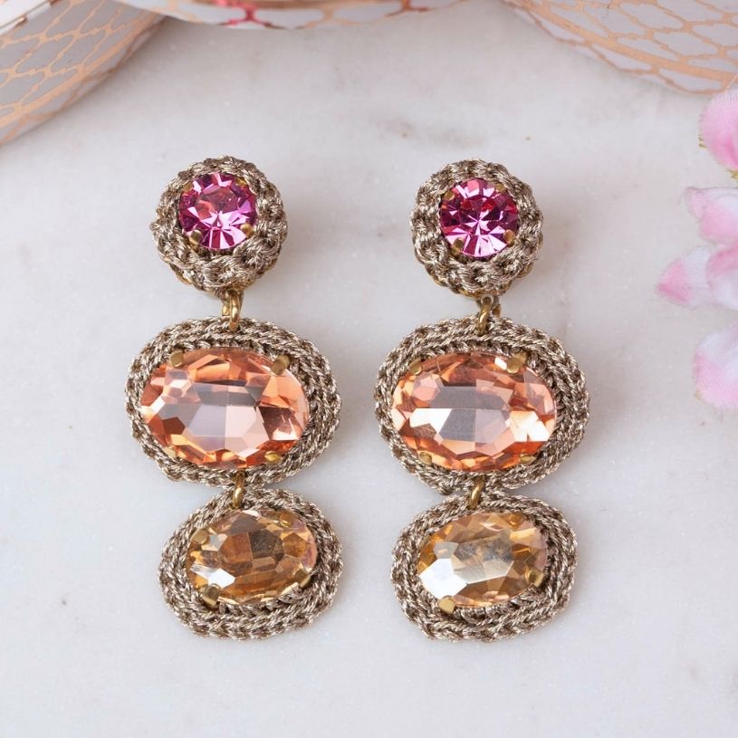 Funkelnde Statement-Ohrringe in Rosa, Pfirsichorange und Champagner