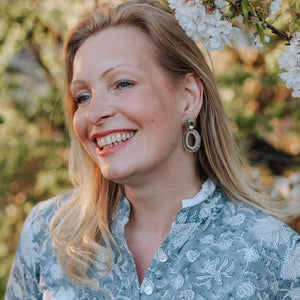 Glamouröse Soutache-Ohrringe in Champagner