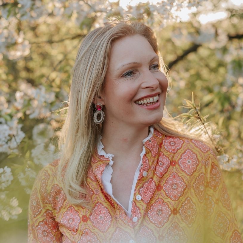 Glamouröse Soutache-Ohrringe in Pink und Champagner