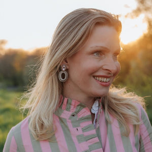 Glamouröse Soutache-Ohrringe in Rosa und Champagner