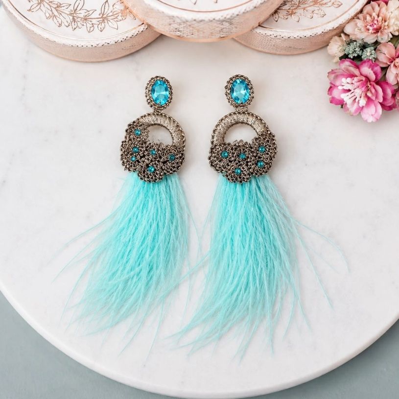 Extravagante Feder-Statement-Ohrringe in Hellblau, Mint und Champagner