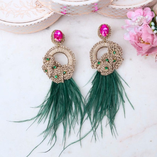 Extravagante Feder-Statement-Ohrringe in Pink, Dunkelgrün und Champagner