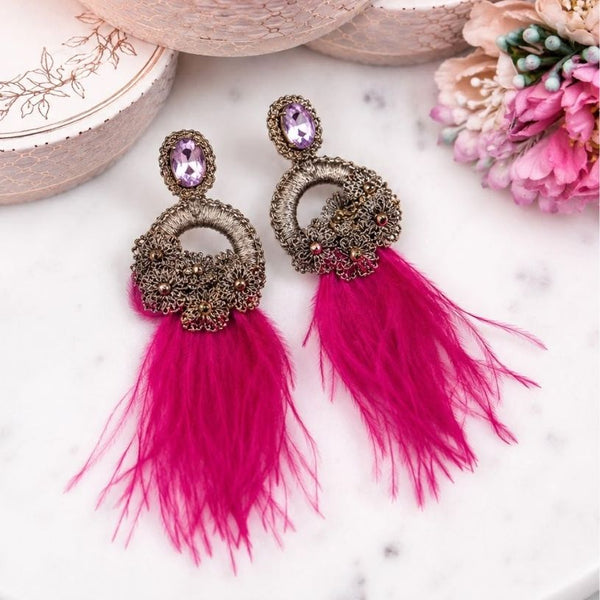 Extravagante Feder-Statement-Ohrringe in Rosa, Pink und Champagner