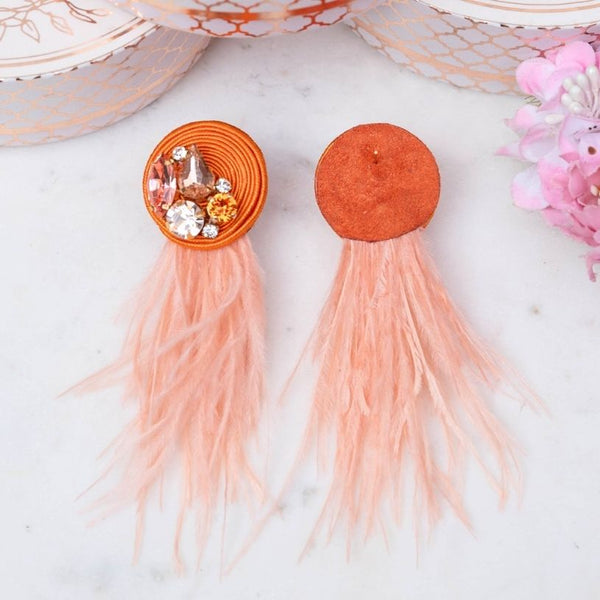 Funkelnde Feder-Statement-Ohrringe in Orange und Pfirsich