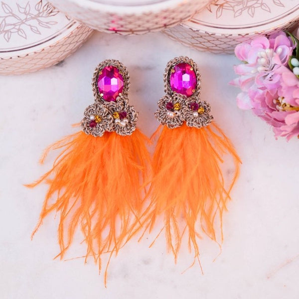 Auffällige Feder-Ohrringe in Pink, Orange und Champagner