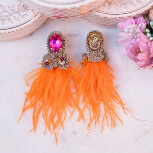 Auffällige Feder-Ohrringe in Pink, Orange und Champagner