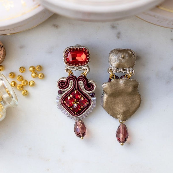 Vorbestellbar - Schlichte Soutache-Ohrringe in Dunkelrot
