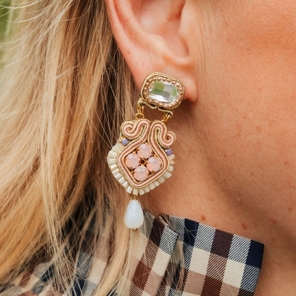 Vorbestellbar - Schlichte Soutache-Ohrringe in Rosa und Champagner