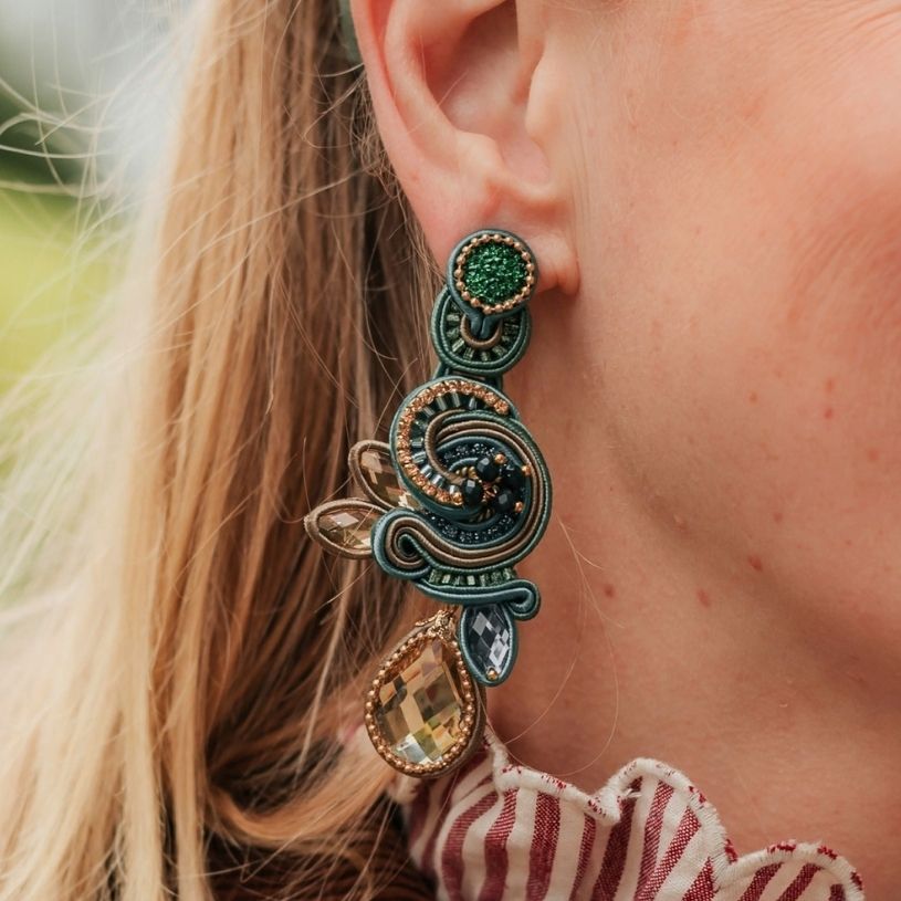 Stilvolle Soutache-Ohrringe in Blau, Türkis und Grün