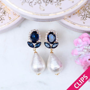 Dunkelblaue Glas-Kristall-Ohrclips mit Baumwolltropfen
