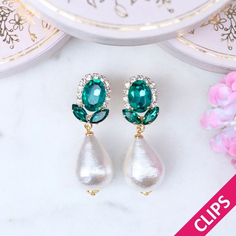 Dunkelgrüne Glas-Kristall-Ohrclips mit Baumwolltropfen