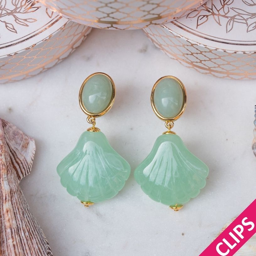 Sommerliche Muschel-Ohrclips in Jadegrün